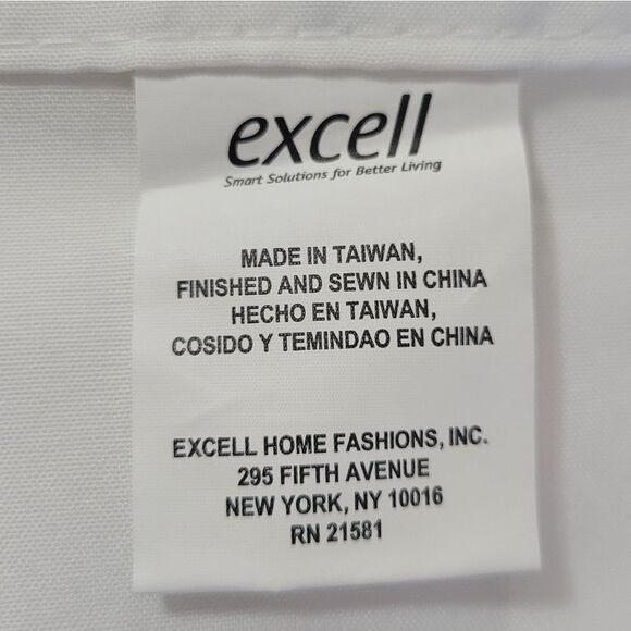 Excell White Polyester Single Panel Drape Curtain 72 x 72 - Picture 3 of 6